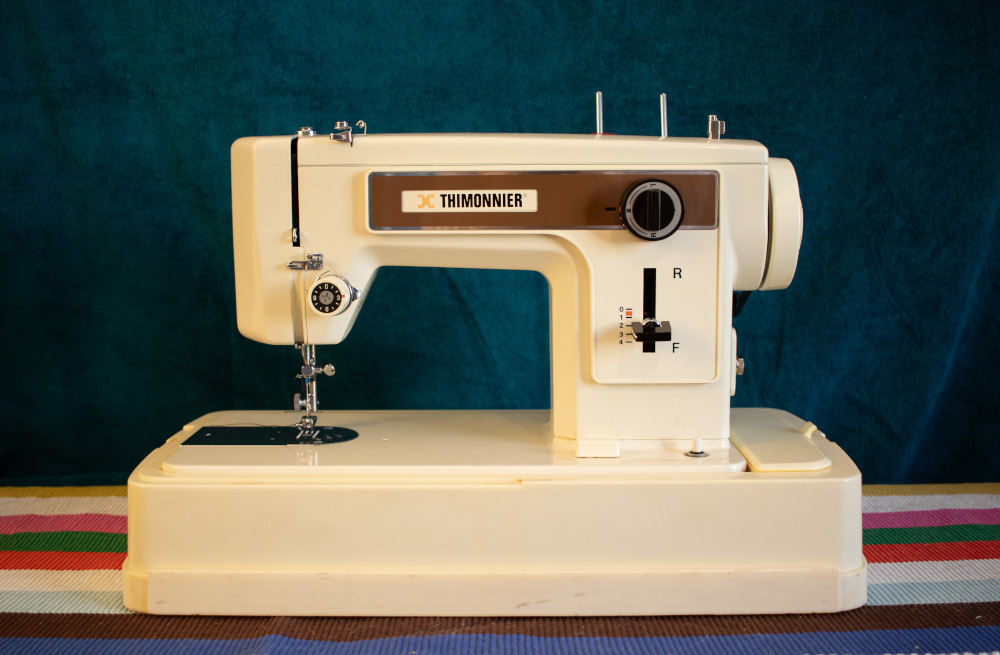 Photo d'une machine à coudre Thimonnier 6100